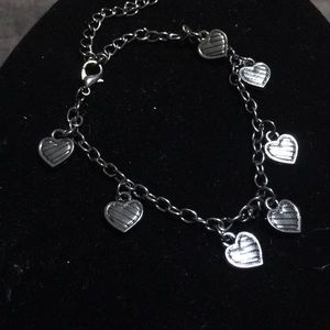 💎3/$10 gunmetal heart charm bracelet